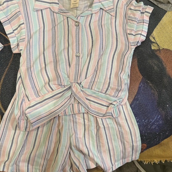 Girls two piece outfit - Picture 3 of 3